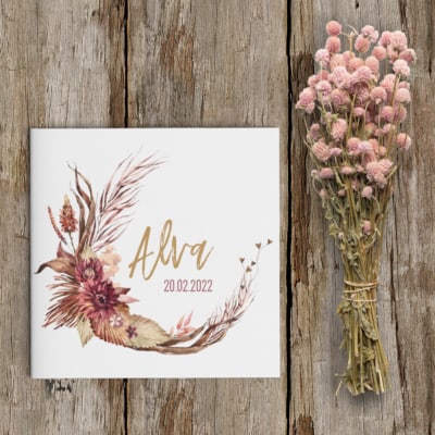 Geboortekaartje Prachtige Bloemen is een kaartje voor een meisje, met schitterende bloem illustraties in een lieve stijl.